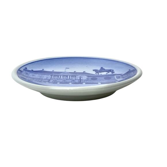 Porcelain Wall Art Royal Copenhagen Mini Plate Amalienborg Blue Display - Picture 3 of 10